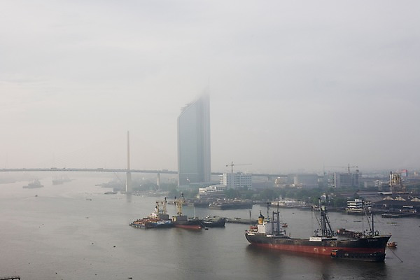 포토 JPG 주간 해외기획촬영 해외 나라 아시아 교통수단 바다 외국문화 해외여행 여행 기획촬영 2009년태국 교통 수상교통 태국 하늘 주택 태국문화 풍경 빌딩 사람없음 야외 건물 강 고층빌딩 동남아시아 도시 화물선 방콕 유조선 가교 선박 상업시설 지명 국내포토 자연요소 동양문화 건축물 문화 배_교통 시설 상업 파일형식