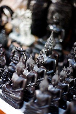 포토 JPG 해외기획촬영 해외 나라 아시아 종교 외국문화 해외여행 여행 기획촬영 2009년태국 불교 종교용품 태국 태국문화 사람없음 아웃포커스 장식 관광지 동남아시아 불상 불교용품 수상시장 좌불 지명 국내포토 동양문화 문화 촬영기법 시장 파일형식