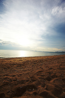 포토 JPG 주간 구름 해외기획촬영 해외 나라 아시아 바다 외국문화 해외여행 여행 기획촬영 2009년태국 파타야 태국 하늘 풍경 해변 사람없음 야외 모래사장 햇빛 동남아시아 지명 국내포토 자연요소 문화 태양 파일형식