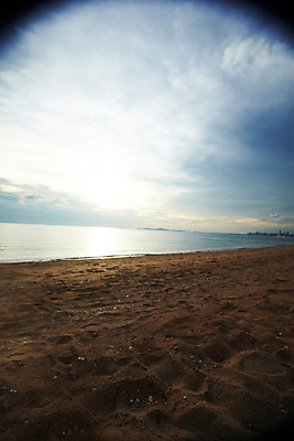 포토 JPG 주간 구름 해외기획촬영 해외 나라 아시아 바다 외국문화 해외여행 여행 기획촬영 2009년태국 파타야 태국 하늘 풍경 해변 사람없음 야외 모래사장 햇빛 동남아시아 지명 국내포토 자연요소 문화 태양 파일형식