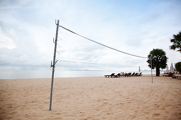 포토 JPG 주간 나무 식물 구름 해외기획촬영 해외 나라 아시아 바다 외국문화 해외여행 여행 기획촬영 2009년태국 파타야 태국 하늘 태국문화 풍경 해변 사람없음 야외 모래사장 동남아시아 네트 선베드 지명 국내포토 자연요소 동양문화 문화 스포츠 의자 파일형식