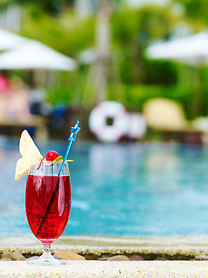 포토 JPG 해외기획촬영 해외 나라 아시아 음료 음식 외국문화 해외여행 여행 기획촬영 2009년태국 과일 태국 리조트 잔 한잔 주류 수영장 사람없음 아웃포커스 장식 컵 물 동남아시아 칵테일 휴양지 지명 국내포토 자연요소 1 식기 문화 촬영기법 장소 파일형식