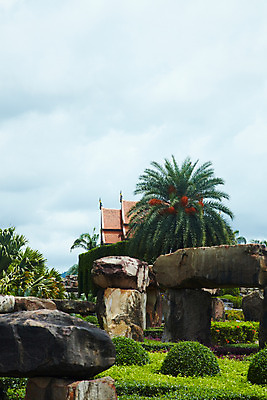포토 JPG 주간 나무 식물 구름 해외기획촬영 해외 건축물 공원 나라 아시아 외국문화 해외여행 여행 기획촬영 2009년태국 파타야 태국 하늘 태국문화 사람없음 야외 건물 야자수 조각상 농장 정원 동남아시아 열대식물 조경 석상 농녹빌리지 고인돌 지명 국내포토 자연요소 동양문화 공공시설 건축 문화 농업 조형물 무덤 청동기 파일형식