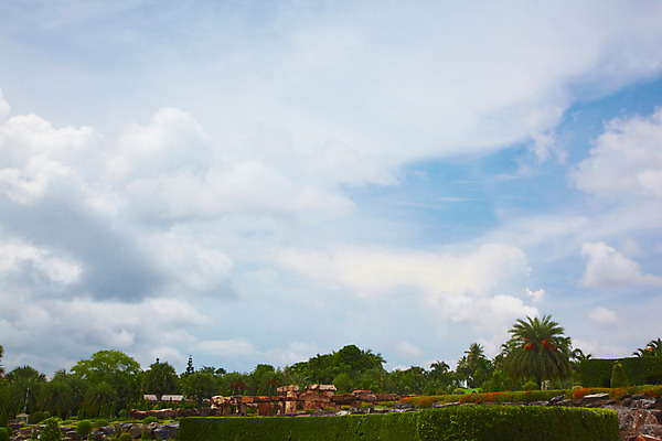 포토 JPG 주간 나무 식물 구름 해외기획촬영 해외 공원 나라 아시아 외국문화 해외여행 여행 기획촬영 2009년태국 파타야 태국 하늘 태국문화 풍경 사람없음 야외 야자수 농장 정원 동남아시아 열대식물 농녹빌리지 지명 국내포토 자연요소 동양문화 공공시설 문화 농업 파일형식