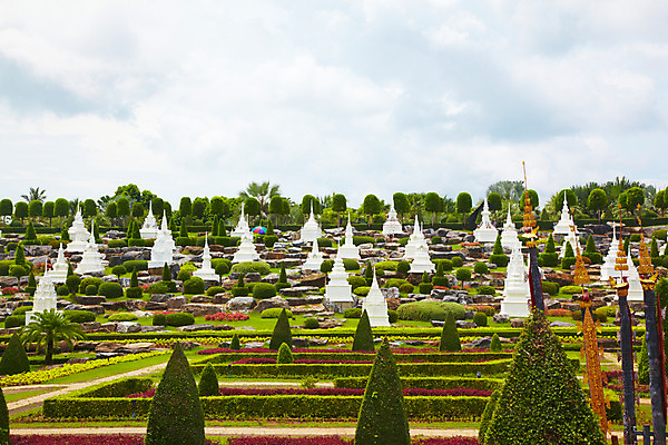 포토 JPG 주간 나무 식물 구름 해외기획촬영 해외 시설물 건축물 공원 현대건축 건축 나라 아시아 외국문화 해외여행 여행 기획촬영 2009년태국 해외건축 파타야 태국 하늘 태국문화 사람없음 야외 조각상 농장 정원 동남아시아 작품 조경 농녹빌리지 지명 국내포토 자연요소 동양문화 공공시설 문화 농업 미술 조형물 파일형식