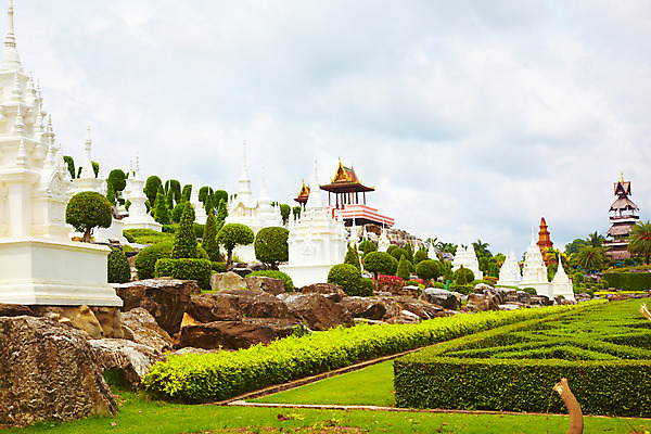 포토 JPG 주간 나무 식물 구름 해외기획촬영 해외 시설물 건축물 공원 현대건축 건축 나라 아시아 외국문화 해외여행 여행 기획촬영 2009년태국 해외건축 파타야 태국 하늘 태국문화 사람없음 야외 조각상 농장 정원 동남아시아 작품 조경 농녹빌리지 지명 국내포토 자연요소 동양문화 공공시설 문화 농업 미술 조형물 파일형식