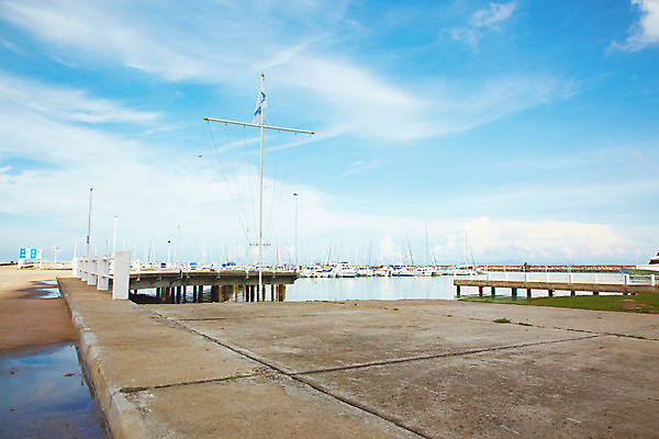포토 JPG 주간 구름 해외기획촬영 해외 나라 아시아 교통수단 바다 외국문화 해외여행 여행 기획촬영 2009년태국 수상교통 요트 파타야 태국 하늘 태국문화 풍경 사람없음 야외 항구 동남아시아 도시 선박 상업시설 지명 국내포토 자연요소 동양문화 문화 교통 배_교통 교통시설 시설 상업 파일형식