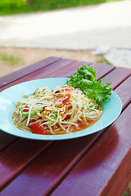 포토 JPG 주간 해외기획촬영 해외 그릇 접시 아시아 음식 외국문화 해외여행 여행 기획촬영 2009년태국 채소 벤치 의자 태국 태국문화 요리 근접촬영 사람없음 야외 동남아시아 샐러드 그늘 쏨땀 타이식샐러드 태국음식 국내포토 자연요소 동양문화 식기 나라 문화 뷰포인트 가구 동양음식 파일형식