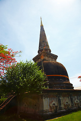 포토 JPG 주간 나무 식물 구름 해외기획촬영 해외 시설물 건축물 공원 건축 나라 아시아 외국문화 해외여행 여행 기획촬영 2009년태국 고건축 해외건축 태국 하늘 태국문화 국립공원 사람없음 야외 관광지 조형물 계단 탑 동남아시아 방콕 무왕보란 지명 국내포토 자연요소 동양문화 공공시설 문화 미술 파일형식