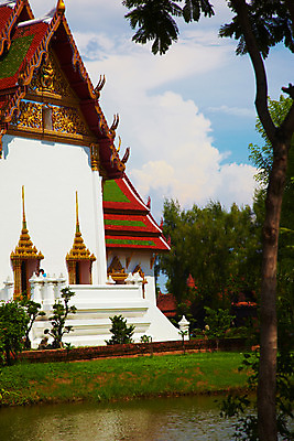 포토 JPG 주간 나무 식물 구름 해외기획촬영 해외 시설물 건축물 공원 건축 나라 아시아 외국문화 해외여행 여행 기획촬영 2009년태국 고건축 해외건축 태국 하늘 태국문화 국립공원 잔디 사람없음 야외 건물 관광지 강 동남아시아 방콕 무왕보란 지명 국내포토 자연요소 동양문화 공공시설 문화 파일형식