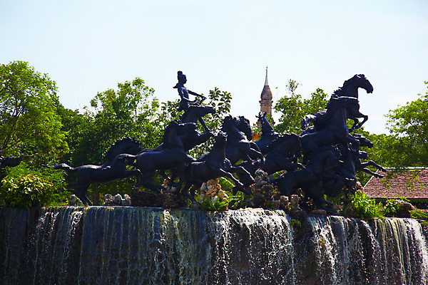 포토 JPG 주간 나무 식물 구름 해외기획촬영 해외 건축물 공원 나라 아시아 조각 외국문화 해외여행 여행 기획촬영 2009년태국 태국 하늘 지붕 물줄기 태국문화 국립공원 미술 사람없음 야외 건물 관광지 조형물 동상 조각상 동남아시아 분수 작품 분수대 방콕 무왕보란 인공폭포 지명 분수_분수대 조각_조소 국내포토 자연요소 동양문화 공공시설 건축 문화 문화예술 물 폭포 기념물 조소 파일형식