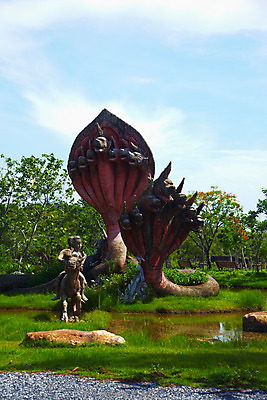 포토 JPG 주간 나무 구름 해외기획촬영 해외 공원 나라 아시아 조각 외국문화 해외여행 여행 기획촬영 2009년태국 태국 하늘 태국문화 국립공원 미술 사람없음 야외 관광지 조형물 동상 조각상 동남아시아 돌_바위 연못 작품 방콕 무왕보란 지명 조각_조소 국내포토 자연요소 식물 동양문화 공공시설 문화 문화예술 기념물 조소 파일형식