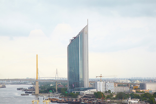 포토 JPG 주간 해외기획촬영 해외 나라 아시아 바다 외국문화 해외여행 여행 기획촬영 2009년태국 태국 하늘 태국문화 풍경 빌딩 사람없음 야외 건물 관광지 강 항구 고층빌딩 동남아시아 도시 방콕 해안도시 가교 상업시설 지명 국내포토 자연요소 동양문화 건축물 문화 교통시설 시설 상업 파일형식