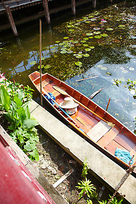 포토 JPG 주간 식물 해외기획촬영 모자 해외 잡화 나라 아시아 교통수단 외국문화 해외여행 여행 기획촬영 2009년태국 교통 수상교통 태국 태국문화 연꽃 물그림자 사람없음 야외 관광지 강 동남아시아 한척 풀 나룻배 정박 연잎 노 수상가옥 수상시장 전통모자 선박 지명 국내포토 자연요소 모자_잡화 1 동양문화 꽃 문화 잎 배_교통 주택 그림자 시장 파일형식