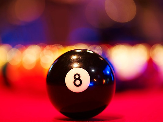 포토 JPG 스포츠용품 공 놀이 레저 실내 근접촬영 사람없음 가로 구기 검은색 게임 당구 포켓볼 카지노 당구대 레저오락 국내포토 스포츠 뷰포인트 컬러 내부 도박 오브젝트 파일형식