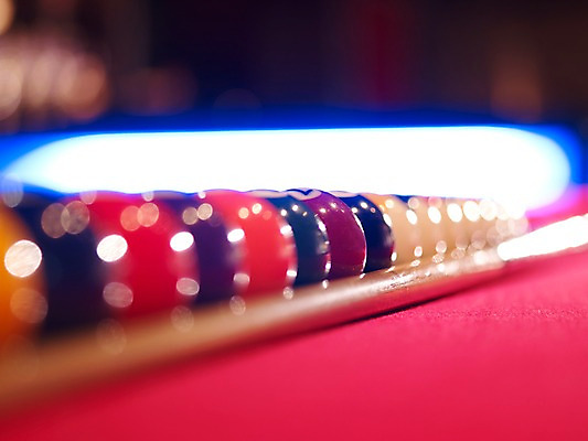 포토 JPG 스포츠용품 공 놀이 레저 실내 사람없음 가로 구기 게임 당구 포켓볼 카지노 당구대 레저오락 당구채 국내포토 스포츠 내부 도박 오브젝트 당구용품 파일형식