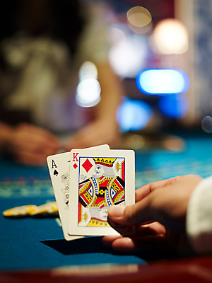 포토 JPG 놀이 레저 실내 근접촬영 세로 놀이용품 게임 포커칩 도박 고객 카지노 블랙잭 국내포토 놀이칩 뷰포인트 내부 오브젝트 포커 파일형식