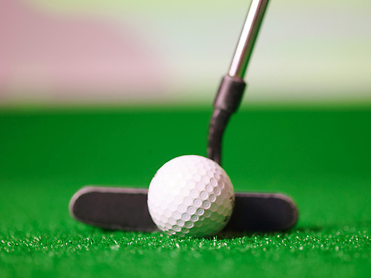 포토 JPG 스포츠용품 골프 놀이 레저 골프공 실내 근접촬영 사람없음 가로 레포츠 구기 골프채 게임 카지노 인조잔디 골프연습장 국내포토 스포츠 뷰포인트 공 골프장 골프용품 잔디 내부 도박 오브젝트 파일형식