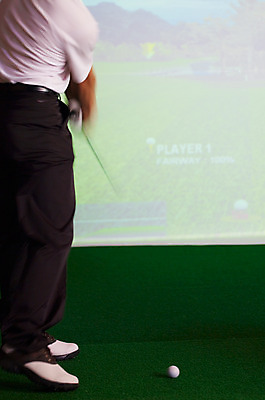 포토 JPG 구두 스포츠용품 바지 놀이 레저 골프공 실내 세로 레포츠 구기 스크린 골프채 게임 스윙 카지노 클럽 인조잔디 골프연습장 스크린골프 스크린골프장 국내포토 스포츠 포즈 신발 골프 공 골프장 하의 골프용품 잔디 내부 도박 오브젝트 파일형식