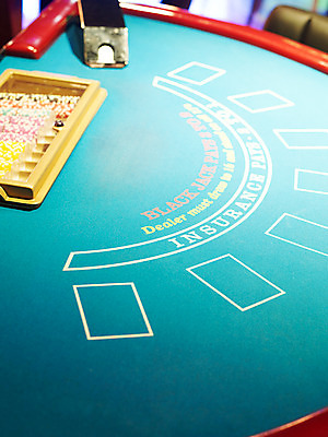 포토 JPG 놀이 레저 실내 사람없음 세로 놀이용품 게임 포커칩 도박 카지노 룰렛 룰렛테이블 블랙잭 국내포토 놀이칩 내부 오브젝트 포커 파일형식