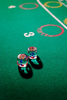 포토 JPG 컬러 생활용품 놀이 레저 실내 근접촬영 사람없음 세로 초록색 놀이용품 게임 도박 카지노 주사위 주사위놀이 바카라 국내포토 뷰포인트 내부 오브젝트 파일형식