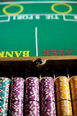 포토 JPG 생활용품 놀이 레저 실내 사람없음 아웃포커스 세로 놀이용품 게임 포커칩 도박 카지노 바카라 국내포토 놀이칩 촬영기법 내부 오브젝트 포커 파일형식