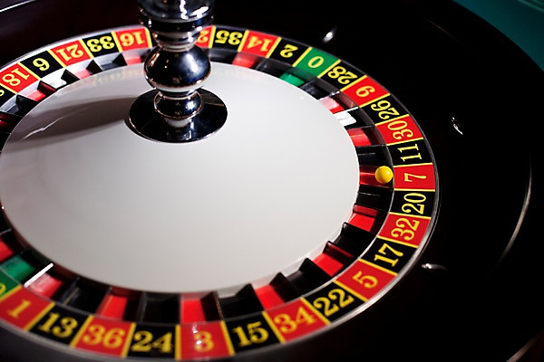 포토 JPG 생활용품 놀이 레저 실내 사람없음 가로 놀이용품 게임 도박 구슬 카지노 룰렛 룰렛테이블 국내포토 내부 오브젝트 파일형식