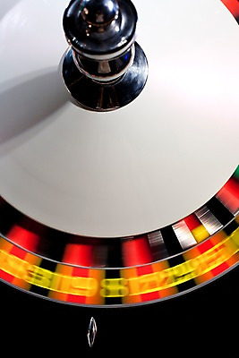 포토 JPG 생활용품 놀이 레저 실내 사람없음 세로 놀이용품 게임 도박 카지노 회전 룰렛 룰렛테이블 국내포토 내부 오브젝트 파일형식