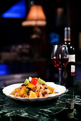 포토 JPG 음식 와인잔 주류 실내 사람없음 세로 와인 바 선술집 술집 안주 국내포토 음료 술잔 내부 파일형식