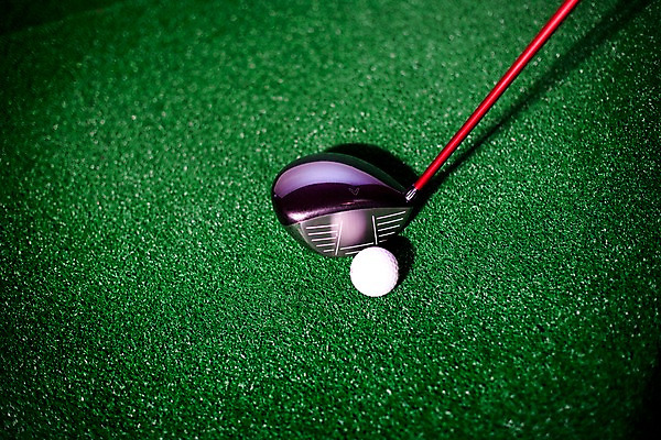 포토 JPG 스포츠용품 컬러 골프 놀이 레저 골프공 실내 사람없음 가로 초록색 레포츠 구기 골프채 게임 카지노 인조잔디 골프연습장 국내포토 스포츠 공 골프장 골프용품 잔디 내부 도박 오브젝트 파일형식