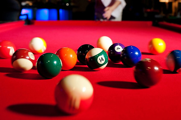 포토 JPG 스포츠용품 공 놀이 레저 실내 아웃포커스 가로 구기 게임 당구 포켓볼 카지노 당구대 레저오락 국내포토 스포츠 촬영기법 내부 도박 오브젝트 파일형식