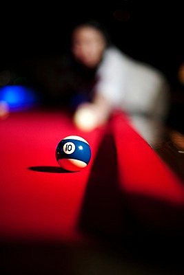 포토 JPG 스포츠용품 공 놀이 레저 실내 아웃포커스 세로 구기 게임 당구 포켓볼 카지노 당구대 레저오락 국내포토 스포츠 촬영기법 내부 도박 오브젝트 파일형식