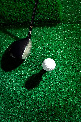 포토 JPG 스포츠용품 컬러 골프 놀이 레저 골프공 실내 사람없음 세로 초록색 레포츠 구기 게임 카지노 인조잔디 골프연습장 국내포토 스포츠 공 골프장 골프용품 잔디 내부 도박 오브젝트 파일형식