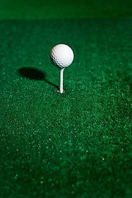 포토 JPG 스포츠용품 컬러 골프 놀이 레저 골프공 실내 그림자 사람없음 세로 초록색 레포츠 구기 게임 카지노 인조잔디 골프연습장 국내포토 스포츠 공 골프장 골프용품 잔디 내부 도박 오브젝트 파일형식