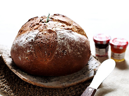 포토 JPG 그릇 음식 빵 디저트 실내 근접촬영 사람없음 가로 나이프 바게트 잼 받침대 제빵 통밀바게뜨 국내포토 식기 뷰포인트 내부 제과제빵 소스_음식 칼 파일형식