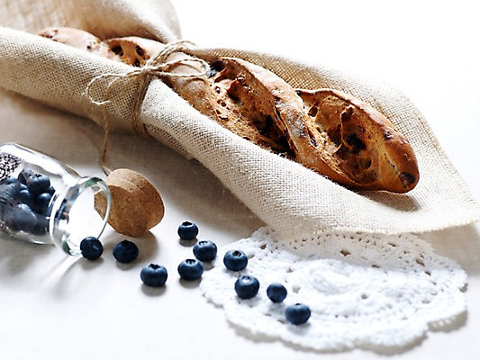 포토 JPG 음식 빵 유리병 디저트 실내 사람없음 가로 끈 바게트 천 블루베리 제빵 코르크 곡물바게트 국내포토 과일 병_용기 내부 제과제빵 직물 곡물빵 파일형식