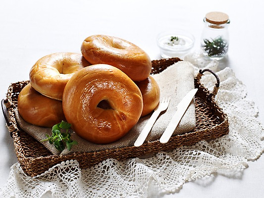 포토 JPG 그릇 음식 빵 포크 잎 유리병 디저트 쟁반 실내 사람없음 가로 바구니 나이프 천 생크림 브런치 제빵 유리그릇 베이글 국내포토 식물 식기 유리 병_용기 내부 제과제빵 식사 직물 칼 크림 파일형식