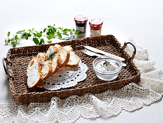 포토 JPG 식물 그릇 음식 빵 포크 잎 나뭇잎 디저트 쟁반 실내 사람없음 가로 바구니 나이프 바게트 잼 생크림 브런치 제빵 유리그릇 국내포토 식기 유리 내부 제과제빵 식사 소스_음식 칼 크림 파일형식