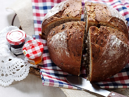 포토 JPG 음식 빵 디저트 실내 근접촬영 사람없음 가로 나이프 바게트 잼 천 브런치 제빵 통밀바게뜨 국내포토 식기 뷰포인트 내부 제과제빵 식사 직물 소스_음식 칼 파일형식