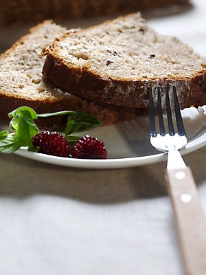 포토 JPG 그릇 접시 음식 빵 포크 잎 디저트 실내 사람없음 아웃포커스 세로 바게트 브런치 제빵 통밀바게뜨 국내포토 식물 식기 촬영기법 내부 제과제빵 식사 파일형식