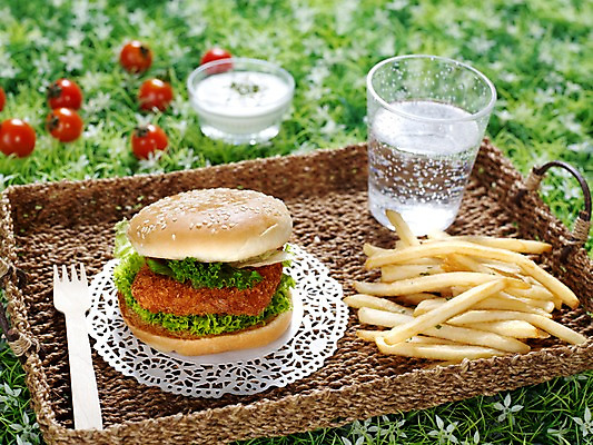 포토 JPG 그릇 음료 음식 빵 포크 방울토마토 잔 쟁반 실내 샌드위치 잔디 사람없음 가로 바구니 감자튀김 햄버거 생크림 브런치 탄산음료 유리그릇 사이다 국내포토 레이스천 식물 식기 토마토 유리 감자 패스트푸드 내부 식사 튀김 직물 크림 탄산 파일형식