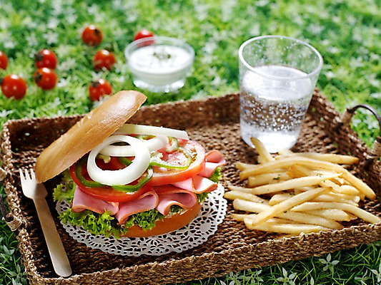 포토 JPG 그릇 음료 음식 빵 포크 방울토마토 잔 쟁반 서양음식 실내 샌드위치 잔디 사람없음 가로 바구니 감자튀김 생크림 브런치 탄산음료 유리그릇 베이글 베이글샌드위치 사이다 국내포토 식물 식기 토마토 유리 감자 내부 식사 튀김 크림 탄산 파일형식