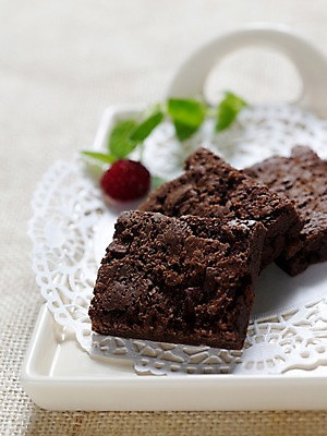 포토 JPG 음식 빵 잎 디저트 실내 근접촬영 사람없음 세로 브런치 제빵 브라우니 국내포토 레이스천 식물 뷰포인트 내부 제과제빵 식사 직물 파일형식