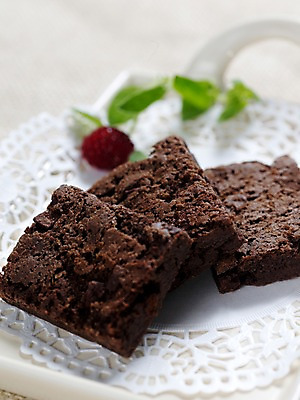 포토 JPG 음식 빵 잎 디저트 실내 근접촬영 사람없음 세로 브런치 제빵 브라우니 국내포토 레이스천 식물 뷰포인트 내부 제과제빵 식사 직물 파일형식