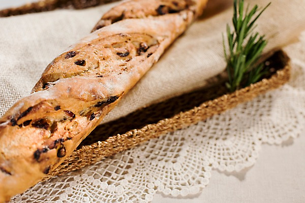 포토 JPG 음식 빵 나뭇잎 디저트 쟁반 실내 사람없음 가로 바구니 바게트 천 제빵 곡물바게트 국내포토 레이스천 잎 내부 제과제빵 직물 곡물빵 파일형식