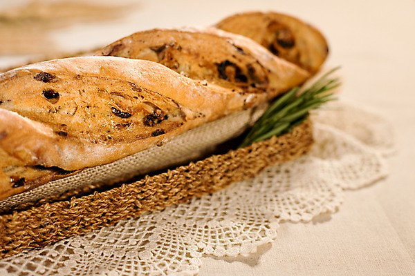 포토 JPG 음식 빵 나뭇잎 디저트 쟁반 실내 사람없음 가로 바구니 바게트 제빵 곡물바게트 국내포토 레이스천 잎 내부 제과제빵 직물 곡물빵 파일형식