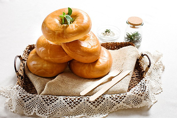 포토 JPG 그릇 음식 빵 포크 잎 유리병 디저트 쟁반 실내 사람없음 가로 바구니 나이프 천 생크림 브런치 제빵 유리그릇 베이글 국내포토 식물 식기 유리 병_용기 내부 제과제빵 식사 직물 칼 크림 파일형식