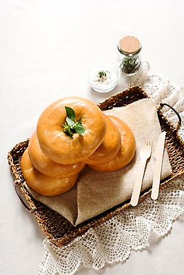 포토 JPG 그릇 음식 빵 포크 잎 유리병 디저트 쟁반 실내 사람없음 세로 바구니 나이프 천 생크림 브런치 제빵 유리그릇 베이글 국내포토 식물 식기 유리 병_용기 내부 제과제빵 식사 직물 칼 크림 파일형식