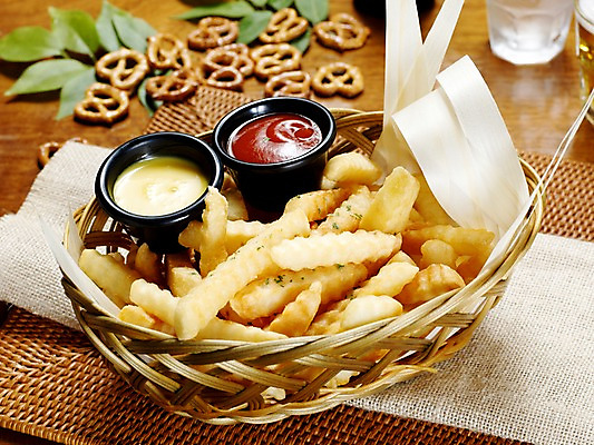 포토 JPG 그릇 음식 잎 술잔 나뭇잎 잔 맥주 패스트푸드 실내 사람없음 가로 바구니 과자 감자튀김 천 안주 종지 국내포토 식물 식기 디저트 감자 주류 내부 튀김 직물 인스턴트 파일형식