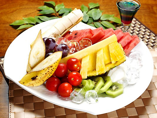 포토 JPG 그릇 접시 잎 과일 방울토마토 포도 나뭇잎 수박 바나나 실내 키위 사람없음 가로 얼음 칵테일 안주 파인애플 칵테일잔 국내포토 자연요소 식물 식기 토마토 술잔 주류 내부 열대과일 파일형식